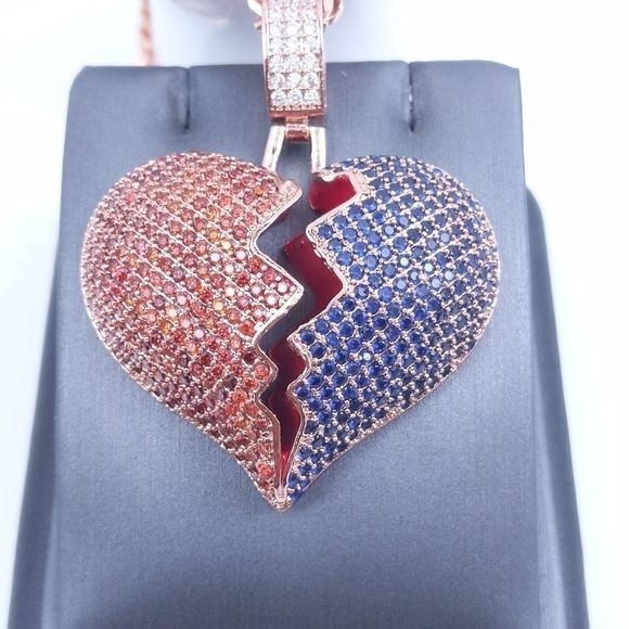 Icy Independence Heart + 20" Cuban Chain - Picture 6 of 8